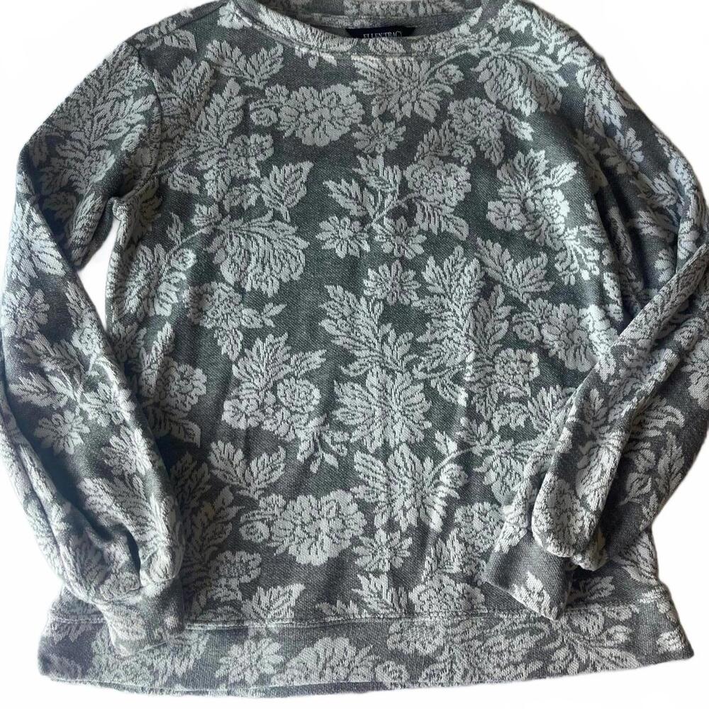 Small Women's Ellen Tracy Floral Sweater - Cozy & Stylish